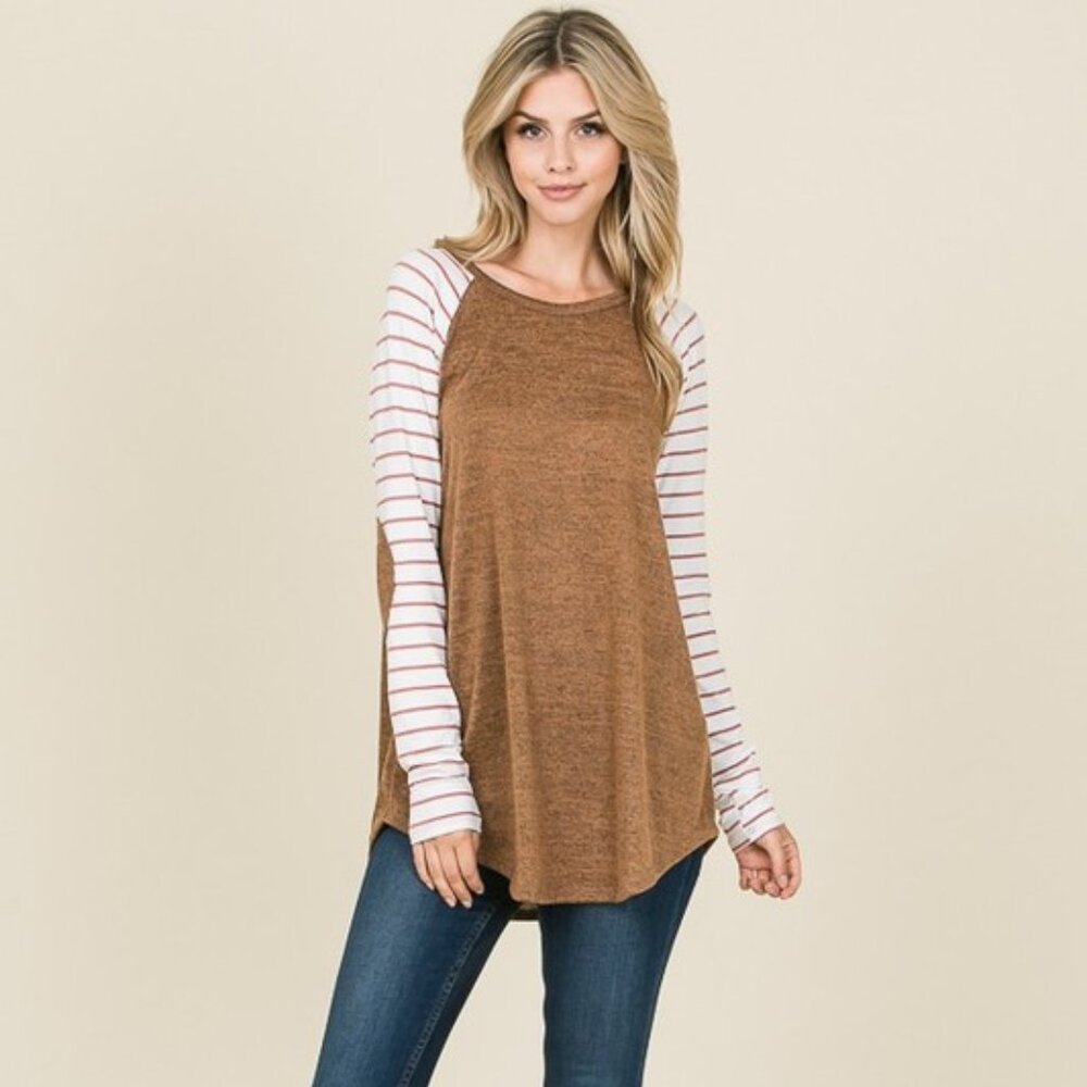 NWT Raglan Baseball Tee w/ Striped Sleeves Camel Casual Women’s Top Size Small